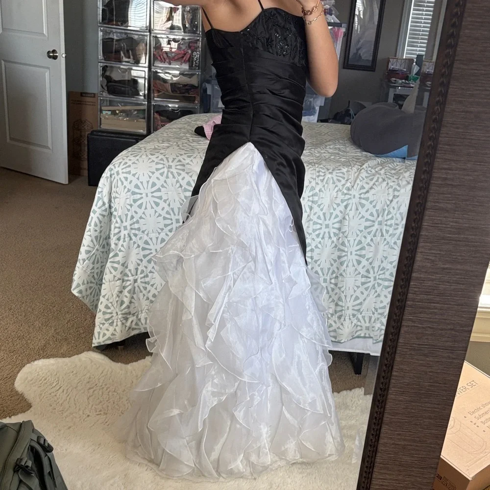 Jump Black and White Two-Tone Ruffled Prom Gown - Picture 2 of 4